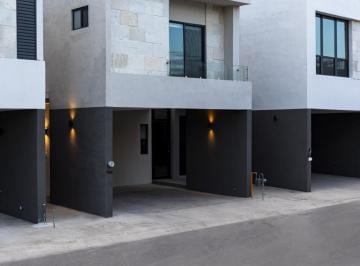 Casa · 130m² · 3 Recámaras · 2 Estacionamientos · Casa en Renta con Panales Solares en Savana Residencial