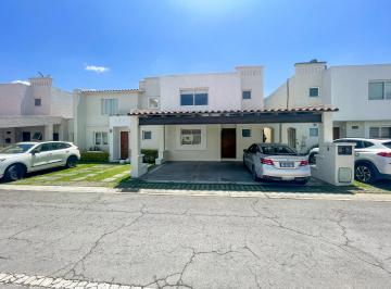 Casa de 3 habitaciones, Metepec · Casa en Renta con Salida Rápida a Cdmx, Villas del Castaño Metepec