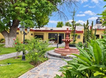 Casa de 7 habitaciones, Parras · Casa con 7 Recámaras en Venta, Parras de La Fuente Centro, 960 m²