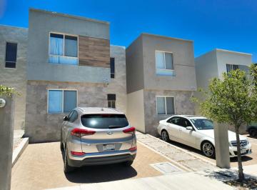Casa de 2 habitaciones, El Marqués · Casa en Venta Seminueva a 15 Min de Centro Sur con Terreno de 90 m Cohcera Para 2 Autos y Cisterna