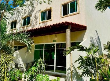 FACHADA · Casa de 3 Recamaras en Venta en Playa del Carmen con Alberca