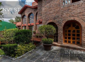 Casa · 452m² · 3 Recámaras · 7 Estacionamientos · Casa en Ocotepec, Parte Baja de San Jerónimo