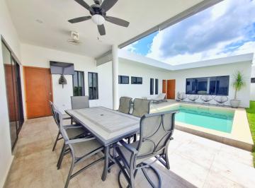 Casa de 3 habitaciones, Mérida · Casa en Venta en Conkal, Mérida