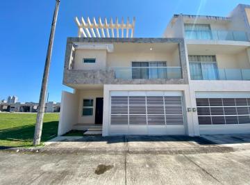 Casa · 200m² · 3 Recámaras · 2 Estacionamientos · Casa en Boca del Río en Venta en Vistalta Residencial