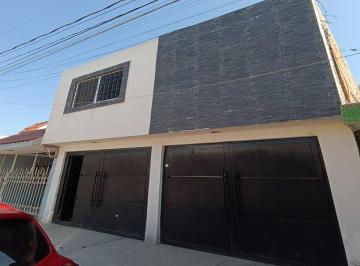 Casa · 160m² · 5 Recámaras · 2 Estacionamientos · Casa en Venta Real de Jerez León Guanajuato