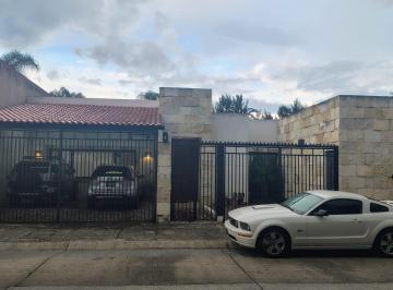 Casa · 262m² · 3 Recámaras · 3 Estacionamientos · Casa en Venta Jardines del Campestre, León, Guanajuato