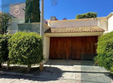 Casa · 3 Recámaras · 2 Estacionamientos · Casa en Lomas del Creston