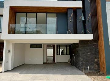 Casa · 298m² · 3 Recámaras · 2 Estacionamientos · Casa en Pre Venta en Lomas de Angelopolis Puebla