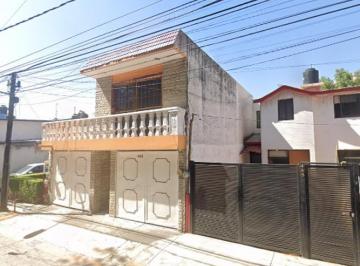 Casa de 4 habitaciones, Tlalnepantla de Baz · Casa en Recuperacion Bancaria en Valle Dorado