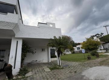 Casa · 200m² · 3 Recámaras · 3 Estacionamientos · Casa en Renta en Fraccionamiento en Lomas de Tzompantle