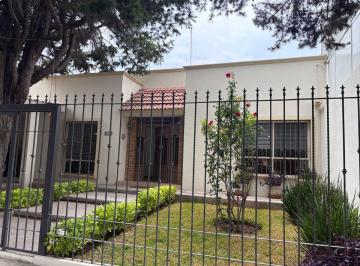 Casa de 3 habitaciones, Saltillo · Casa de un Piso en Renta San Agustin