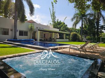 Casa de 4 habitaciones, Jiutepec · Casa en Venta 1 Nivel Fracc Huertas del Llano 4 Recs Alberca Jacuzzi Estudio Spa Jardin