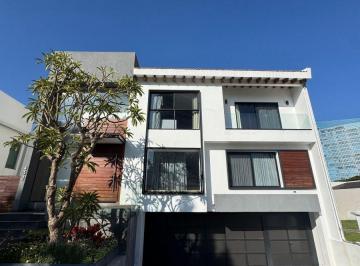 Casa de 5 habitaciones, San Andrés Cholula · Casa en Venta en La Vista Country Club con 5 Recámaras y Amplio Jardín!