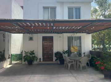 Casa · 150m² · 3 Recámaras · 2 Estacionamientos · Casa en Fraccionamiento Rancho San Miguel