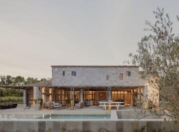 Casa · 475m² · 4 Recámaras · 3 Estacionamientos · Casa Lourdes en San Miguel de Allende