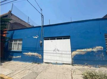Casa de 4 habitaciones, Nezahualcóyotl · Predio Plano, con Frente a La Calle 11 Al Oriente, Entre La Calle Valle de Bravo