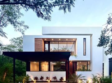 Casa · 307m² · 3 Recámaras · 2 Estacionamientos · Casa en Venta en Cabo Norte