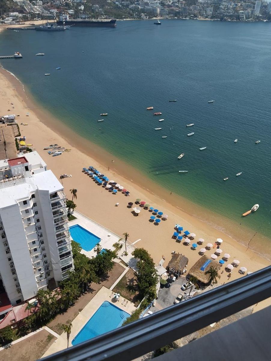 Apartment with Beach Access