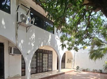 Casa · 342m² · 3 Recámaras · 2 Estacionamientos · Casa Amplia en Venta en Costa de Oro