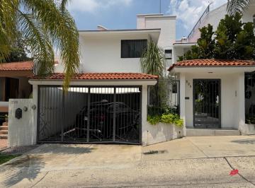Casa de 3 habitaciones, Zapopan · Casa en Venta Bugambilias