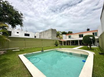 Casa de 3 habitaciones, Mérida · Casa con Amplio Jardín y Piscina, en San Ramón Norte.