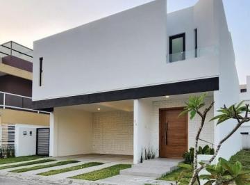 Casa · 222m² · 3 Recámaras · 2 Estacionamientos · Casa con Alberca en Venta en Punta Tiburón