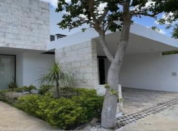Casa de 4 habitaciones, Mérida · En Renta Casa Cerca de Plaza La Isla, Sta Gertrudis Copo, Merida