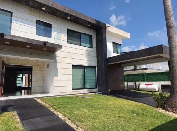 Casa de 4 habitaciones, Atlatlahucan · Hermosa Casa en Fraccionamiento Lomas de Cocoyoc