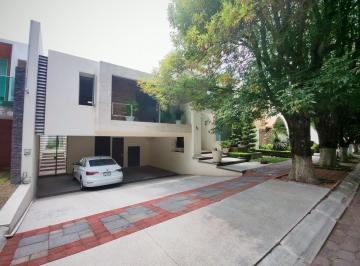 Casa en condominio · 483m² · 3 Recámaras · 4 Estacionamientos · Casa Muy Amplia en Venta, Fraccionamiento Puerta de Hierro Puebla
