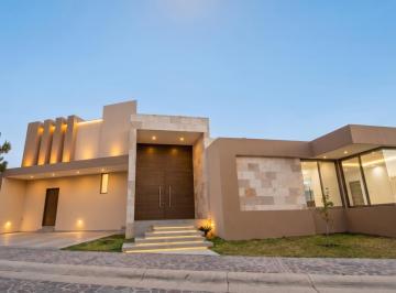 Casa · 350m² · 3 Recámaras · 3 Estacionamientos · Residencia Premium en Esquina | Diseño Una Planta