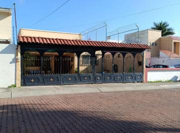 Casa de 3 habitaciones, Zapopan · Casa de Una Planta en Venta. Arboledas