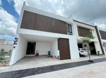 Casa de 4 habitaciones, Aguascalientes · Casa en Venta en Aguascalientes Zona Calicantos Jacarandas