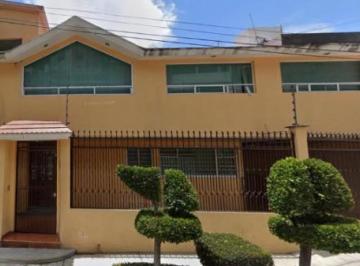 Casa de 4 habitaciones, Naucalpan de Juárez · Venta de Casa en Ciudad Brisa, Naucalpan de Juarez. Remate Bancario