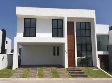 Casa · 310m² · 3 Recámaras · 2 Estacionamientos · Casa en Punta Tiburón
