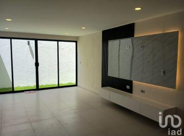 Casa · 270m² · 3 Recámaras · 2 Estacionamientos · Venta de Nueva Casa en Parque Cuernavaca, Lomas de Angelópolis