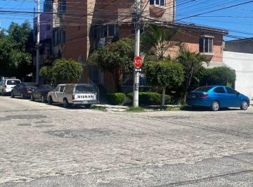 Casa de 7 habitaciones, León · ¡Casa en Esquina en Venta con Gran Potencial Comercial!