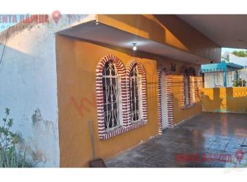 Casa · 100m² · 4 Recámaras · 4 Estacionamientos · Casa en Gustavo Díaz Ordaz
