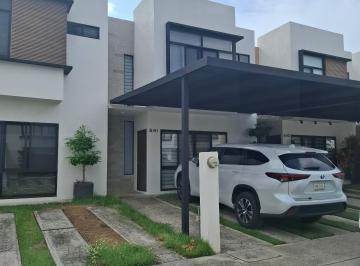 Casa de 3 habitaciones, Bahía de Banderas · Renta Casa Sin Muebles en Vilanova Residencial