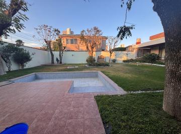 Casa de 4 habitaciones, Querétaro · Casa en Venta en Fraccionamiento San Ángel, Querétaro