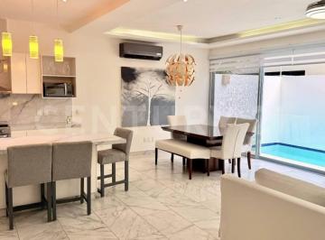 Casa · 179m² · 3 Recámaras · 3 Estacionamientos · Casa en Venta con Alberca Privada y Diseño Contemporáneo - Arbolada Cancún.