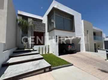 Casa · 227m² · 3 Recámaras · 2 Estacionamientos · Casa en Venta, Asturias, Chihuahua