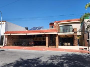 Casa de 4 habitaciones, Monterrey · Casa en Venta de 4r en Contry, Monterrey Nuevo León