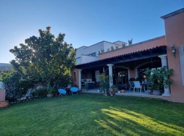 Casa de 4 habitaciones, San Miguel de Allende · San Miguel de Allende con Vista Al Fairway a un Paso del Centro Historico
