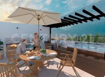 Departamento · 139m² · 2 Recámaras · 1 Estacionamiento · Penthouse con Vista Al Mar, Terraza Privada y Alberca.