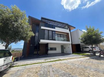 Casa de 4 habitaciones, San Andrés Cholula · Venta de Casa Nueva 4 Recámaras Zona Lomas de Angelópolis 2, con Jardín!