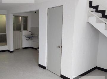Casa · 85m² · 4 Recámaras · 1 Estacionamiento · Casa - Fraccionamiento Real del Valle