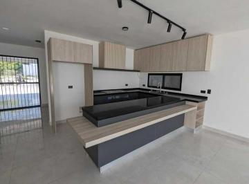 Casa de 3 habitaciones, García · Casa en Venta Cumbres Santoral