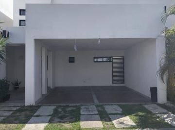 Casa · 3 Recámaras · 2 Estacionamientos · Casa en Renta en Jardines del Country Etapa 1