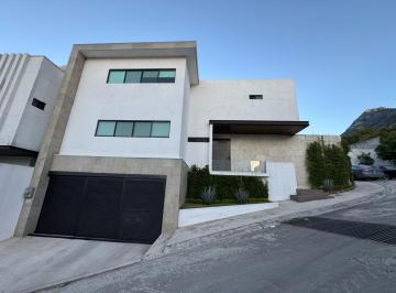 Casa · 380m² · 3 Recámaras · 2 Estacionamientos · Casa en Venta en Cumbres Elite Monterrey Nuevo Leon