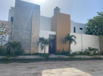 Casa de 3 habitaciones, Mérida · Vive en Dzityá: Casa Moderna con Alberca y Espacios Amplios